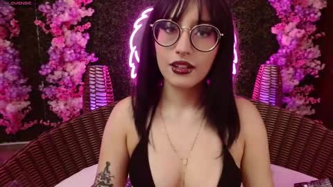 Snapshot of sweet_roxanee chatting on February 26, 2026, 1:54 pm Roxanee online show from February 26, 2026, 1:54 pm