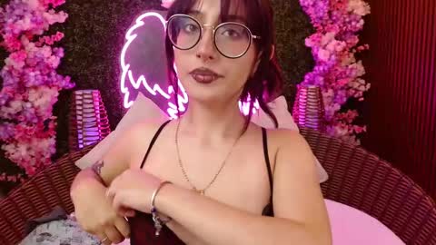 Snapshot of sweet_roxanee chatting on March 15, 2026, 8:37 pm Roxanee online show from March 15, 2026, 8:37 pm