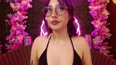 Snapshot of sweet_roxanee chatting on March 21, 2026, 8:56 pm Roxanee online show from March 21, 2026, 8:56 pm