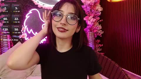 Snapshot of sweet_roxanee chatting on March 29, 2026, 8:20 pm Roxanee online show from March 29, 2026, 8:20 pm