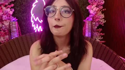 Snapshot of sweet_roxanee chatting on April 9, 2026, 9:20 pm Roxanee online show from April 9, 2026, 9:20 pm