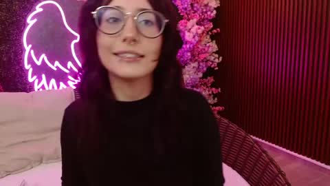 Snapshot of sweet_roxanee chatting on April 20, 2026, 8:54 pm Roxanee online show from April 20, 2026, 8:54 pm