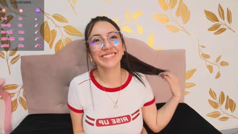 Snapshot of sweet_sammy_7 chatting on February 4, 2025, 3:33 am Sammy Lauren online show from February 4, 2025, 3:33 am