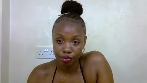 Snapshot of sweet_santana chatting on March 15, 2026, 4:24 pm Elina online show from March 15, 2026, 4:24 pm