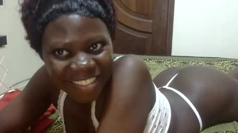 Snapshot of sweet_sharon01 chatting on October 12, 2025, 9:14 pm Sharon online show from October 12, 2025, 9:14 pm