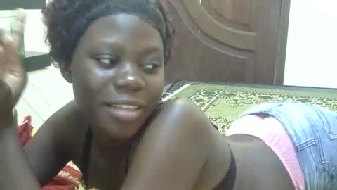 Snapshot of sweet_sharon01 chatting on October 13, 2025, 11:54 am Sharon online show from October 13, 2025, 11:54 am