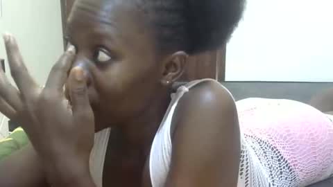 Snapshot of sweet_sharon01 chatting on November 12, 2025, 10:04 am Sharon online show from November 12, 2025, 10:04 am