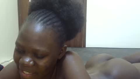 Snapshot of sweet_sharon01 chatting on November 14, 2025, 9:52 am Sharon online show from November 14, 2025, 9:52 am