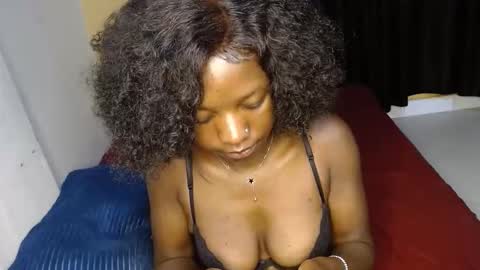 Snapshot of sweet_sherie chatting on December 5, 2025, 12:41 am ellanah Tracie online show from December 5, 2025, 12:41 am