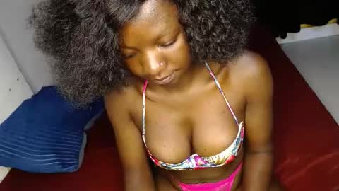 Snapshot of sweet_sherie chatting on January 8, 2026, 12:02 am ellanah Tracie online show from January 8, 2026, 12:02 am