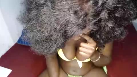 Snapshot of sweet_sherie chatting on February 15, 2026, 11:56 pm ellanah Tracie online show from February 15, 2026, 11:56 pm