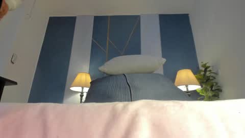 Snapshot of sweet_skiinny chatting on February 27, 2026, 12:49 pm Adeline online show from February 27, 2026, 12:49 pm