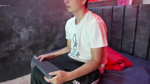 sweet_sofi20 online show from October 21, 2025, 1:23 pm