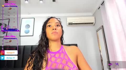 Snapshot of sweet_starxx chatting on January 7, 2025, 6:35 pm Yeileen online show from January 7, 2025, 6:35 pm
