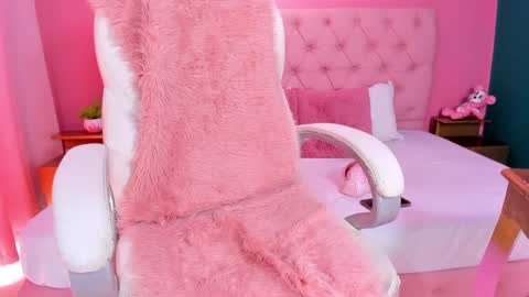 Snapshot of sweet_starxx chatting on February 18, 2025, 4:05 pm Yeileen online show from February 18, 2025, 4:05 pm