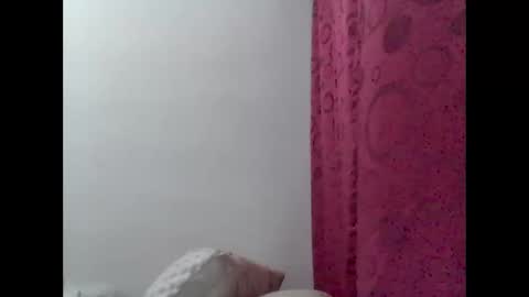 Snapshot of sweet_starxx chatting on March 2, 2025, 11:20 pm Yeileen online show from March 2, 2025, 11:20 pm