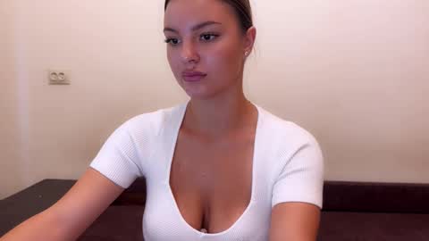 Snapshot of sweet_strawberr chatting on September 17, 2025, 6:15 am sweet_strawberr online show from September 17, 2025, 6:15 am