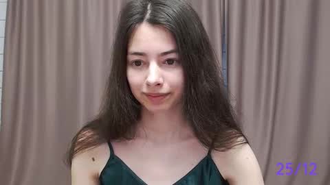 Snapshot of sweet_sweet_angel chatting on December 25, 2024, 9:45 am Angel online show from December 25, 2024, 9:45 am