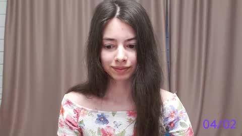 Snapshot of sweet_sweet_angel chatting on February 4, 2025, 5:53 am Angel online show from February 4, 2025, 5:53 am