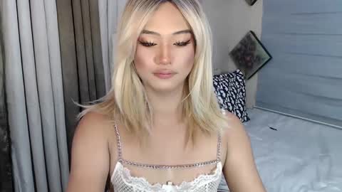 Snapshot of sweet_tenshi chatting on March 3, 2025, 8:05 am tenshi online show from March 3, 2025, 8:05 am