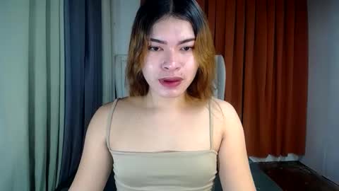 sweet_trexie online show from May 8, 2026, 10:42 am