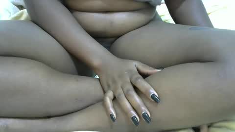 sweet_veebouset online show from February 23, 2026, 8:01 am