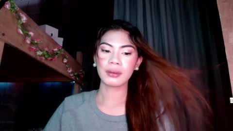 sweet_vell online show from May 15, 2026, 10:39 pm