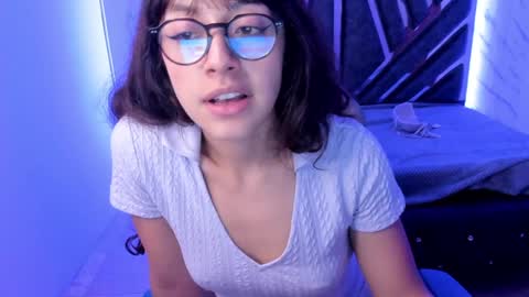 Snapshot of sweet_venus4 chatting on January 9, 2025, 12:35 am sweet_venus4 online show from January 9, 2025, 12:35 am