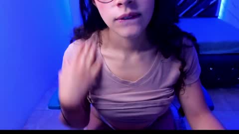 Snapshot of sweet_venus4 chatting on January 16, 2025, 6:37 pm sweet_venus4 online show from January 16, 2025, 6:37 pm