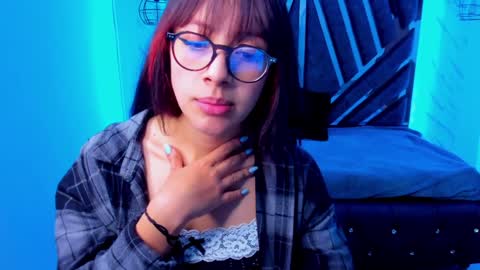 Snapshot of sweet_venus4 chatting on January 21, 2025, 6:45 pm sweet_venus4 online show from January 21, 2025, 6:45 pm