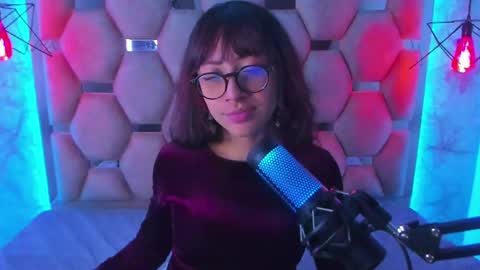 Snapshot of sweet_venus4 chatting on February 20, 2025, 2:24 pm sweet_venus4 online show from February 20, 2025, 2:24 pm