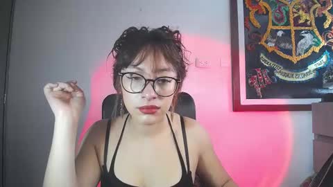 Snapshot of sweet_venus4 chatting on October 22, 2025, 3:45 pm sweet_venus4 online show from October 22, 2025, 3:45 pm