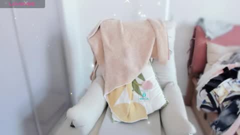 sweet_yumiq online show from December 5, 2025, 5:38 am