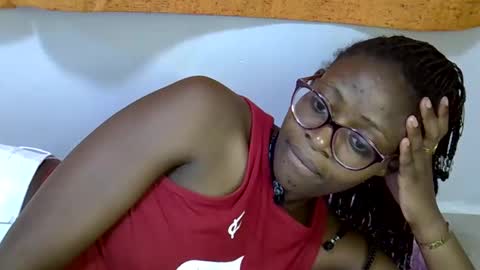 sweet_zarah online show from March 27, 2026, 12:27 pm