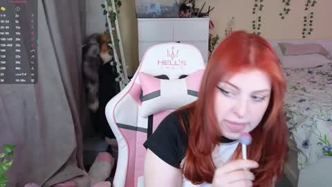 SweetAngel Striptease online show from November 26, 2025, 7:59 pm