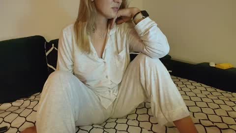 Snapshot of sweetania_ chatting on January 9, 2025, 3:15 am Ania online show from January 9, 2025, 3:15 am
