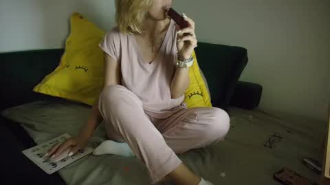 Snapshot of sweetania_ chatting on March 11, 2025, 1:16 am Ania online show from March 11, 2025, 1:16 am