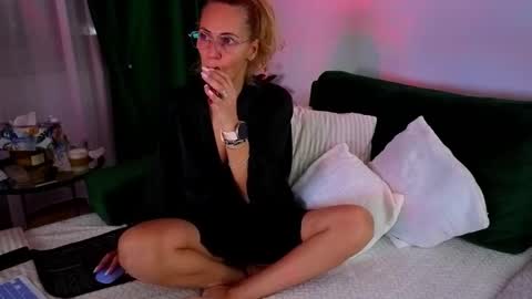 Snapshot of sweetania_ chatting on February 8, 2026, 8:23 pm Ania online show from February 8, 2026, 8:23 pm