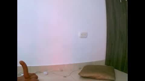 sweetapril_1991 online show from October 13, 2025, 7:47 pm