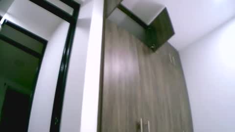 sweetapril_1991 online show from October 24, 2025, 11:01 pm