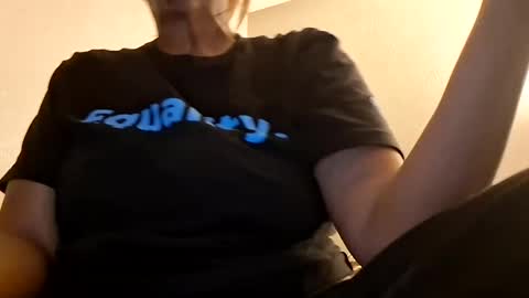 sweetaztee online show from January 24, 2025, 4:27 am