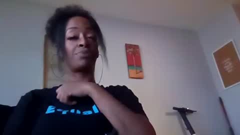 sweetaztee online show from February 5, 2025, 11:50 pm