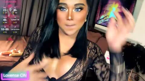 bella online show from December 1, 2025, 3:06 pm