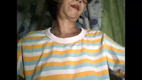 Snapshot of sweetbella24 chatting on January 14, 2026, 1:06 pm im anne online show from January 14, 2026, 1:06 pm