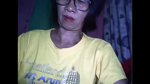 Snapshot of sweetbella24 chatting on April 19, 2026, 1:54 pm im anne online show from April 19, 2026, 1:54 pm