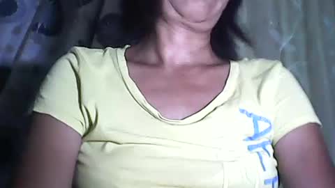 Snapshot of sweetbella24 chatting on July 15, 2026, 12:21 pm im anne online show from July 15, 2026, 12:21 pm
