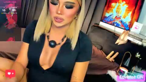 Snapshot of sweetbella69xoxo chatting on July 3, 2026, 5:14 am BELLA online show from July 3, 2026, 5:14 am