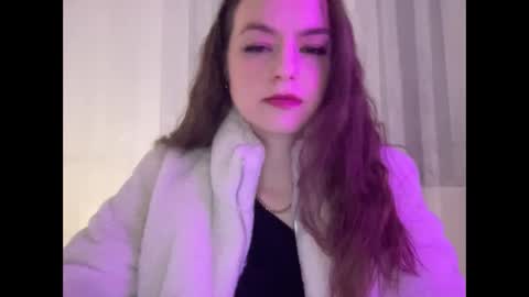 SweetBlueBirds online show from April 16, 2026, 6:19 pm