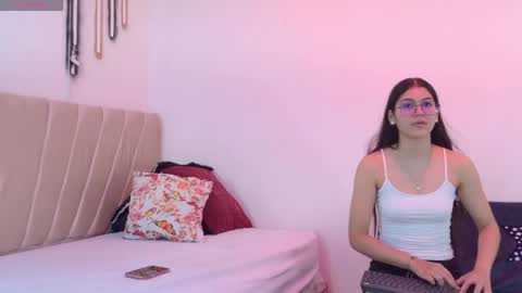 Snapshot of sweetbutspicy_ chatting on May 8, 2026, 12:10 pm sweetbutspicy online show from May 8, 2026, 12:10 pm