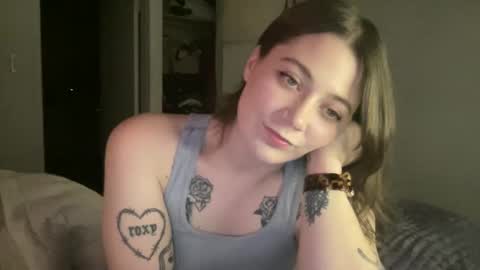 sweetcandy online show from February 10, 2025, 3:35 am